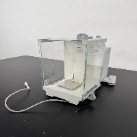Mettler Toledo XP105 DeltaRange Analytical Balance image 1